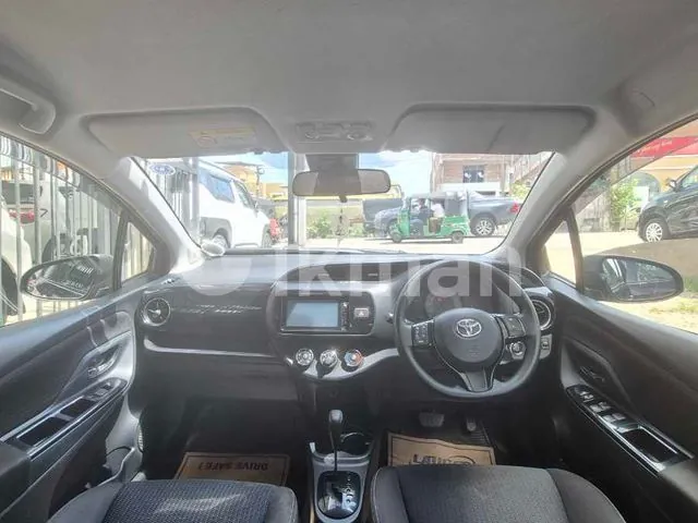 Toyota Vitz 2018 photo 4