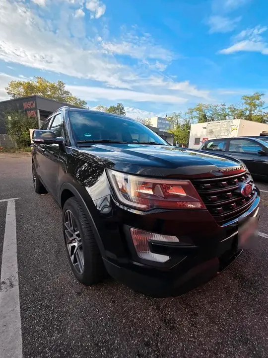 Ford Explorer Sport