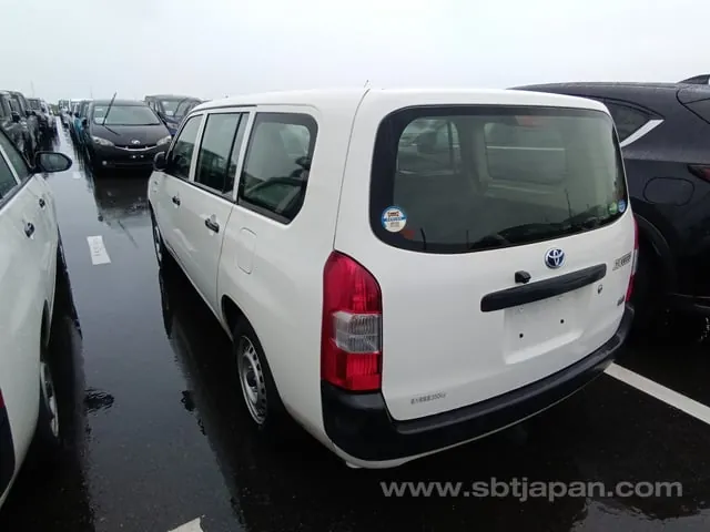 Toyota Succeed Van 2019 photo 3