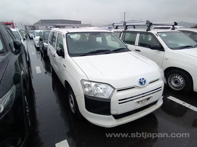 Toyota Succeed Van