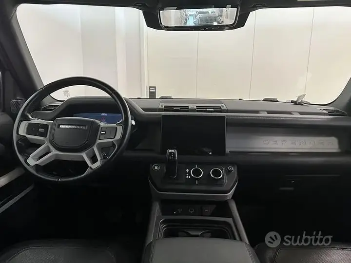 Land Rover Defender 2022 photo 4