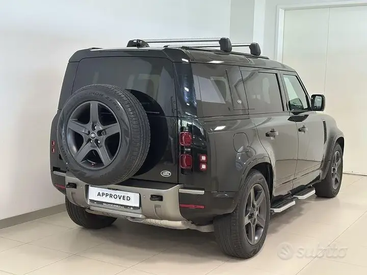 Land Rover Defender 2022 photo 2