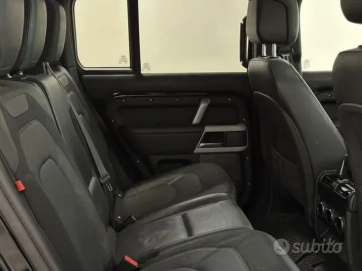 Land Rover Defender 2022 photo 5