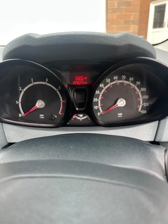 Ford Fiesta 2009 photo 4