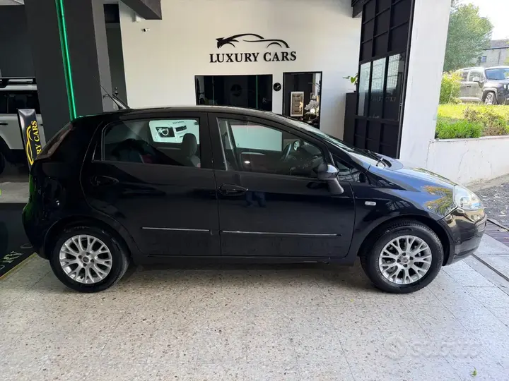 Fiat Punto Evo 2011 photo 2