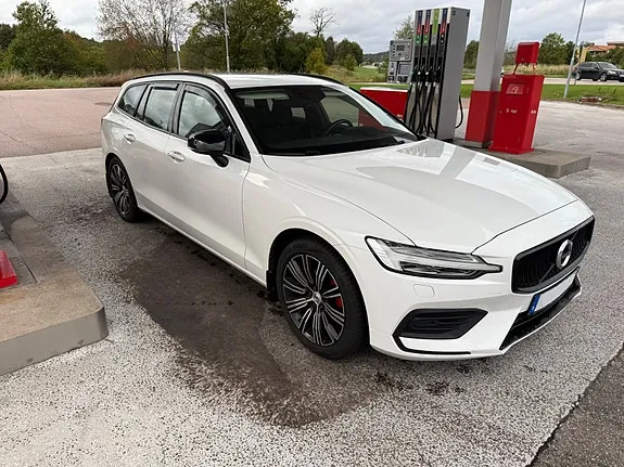 Volvo V60 2019 photo 2