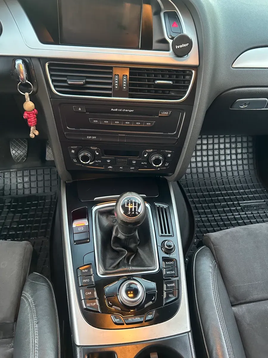 Audi A4 2008 photo 2