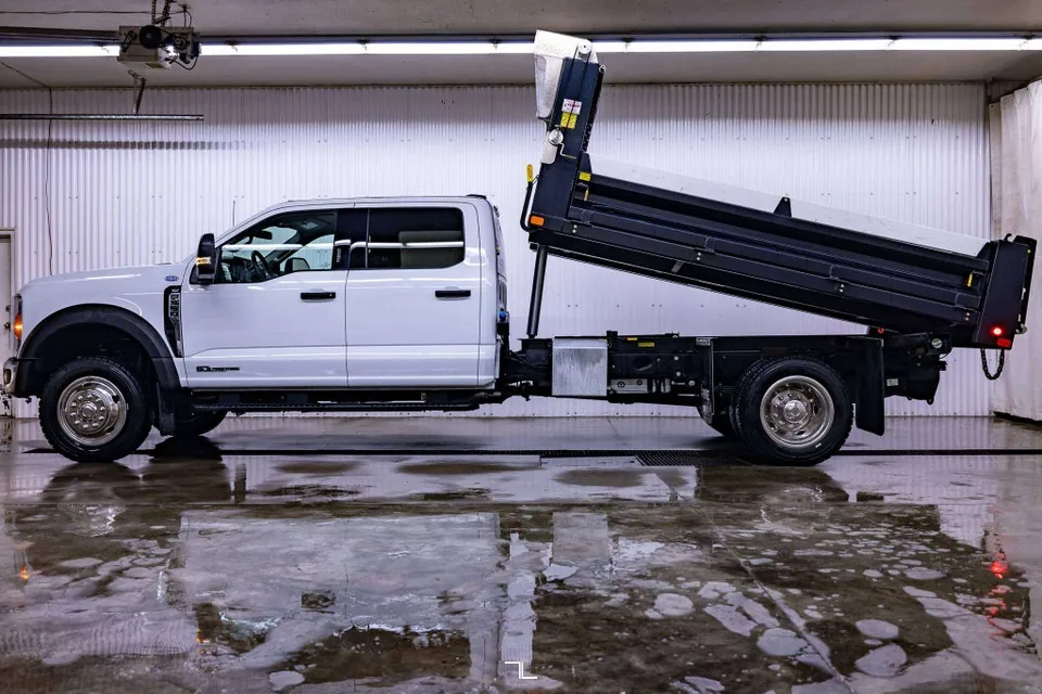 Ford F-550 2023 photo 4