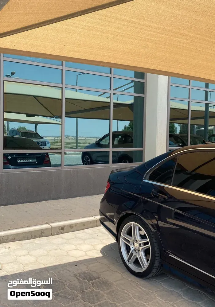 Mercedes-Benz C-Class 2011 photo 2