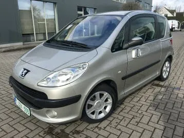 Peugeot 1007 2006 photo 2