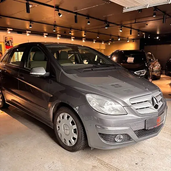 Mercedes-Benz 180 2009 photo 2