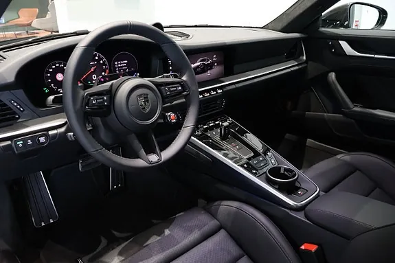 Porsche 911 Turbo S 2027 photo 5