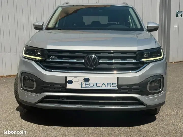 Volkswagen T-Roc 2023 photo 2