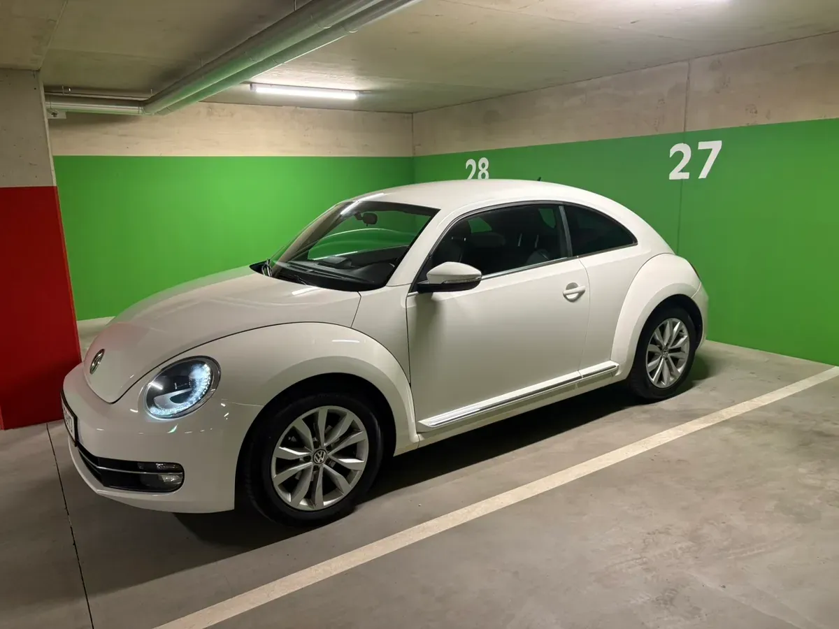 Volkswagen Beetle 2012 photo 3