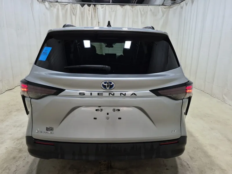 Toyota Sienna 2025 photo 4