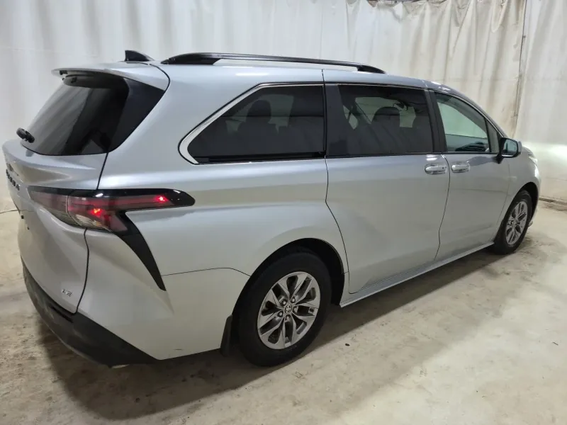 Toyota Sienna 2025 photo 5