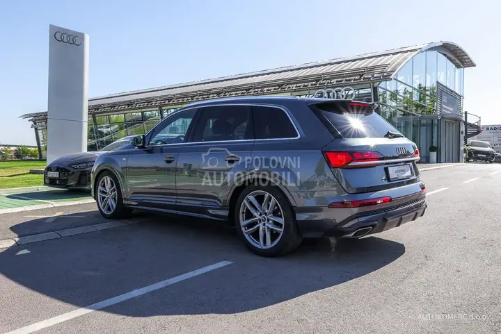 Audi Q7 2025 photo 4