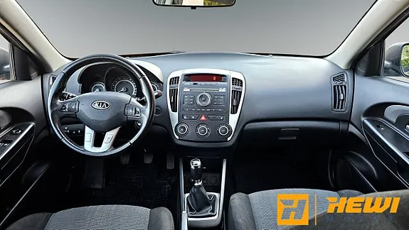Kia Ceed 2010 photo 5