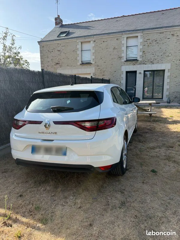 Renault Megane 2016 photo 2