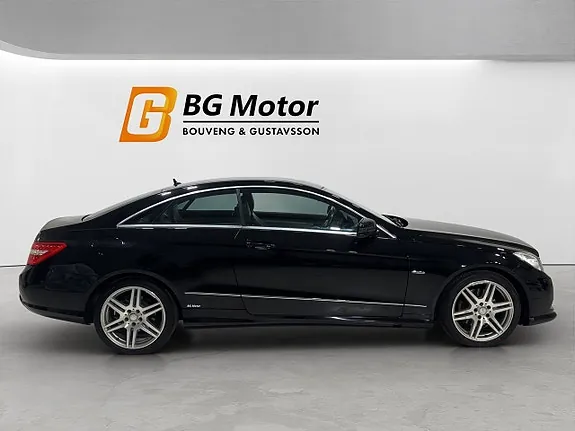 Mercedes-Benz E200 2011 photo 4