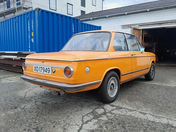 BMW 1602 1972 photo 3