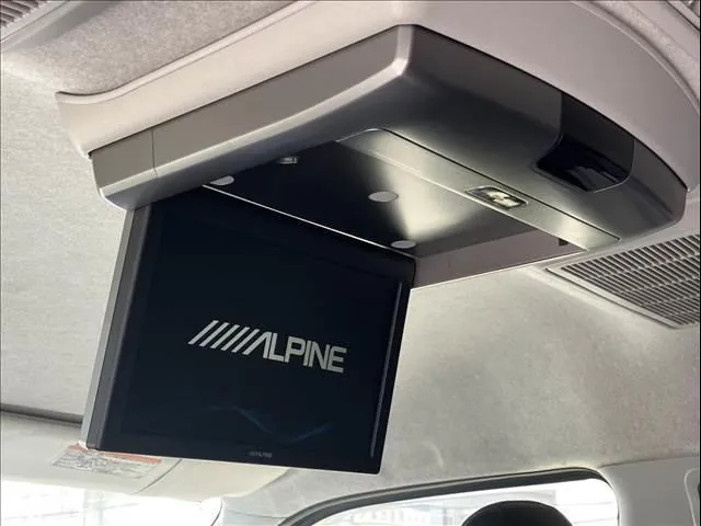 Toyota Hiace Van 2017 photo 2
