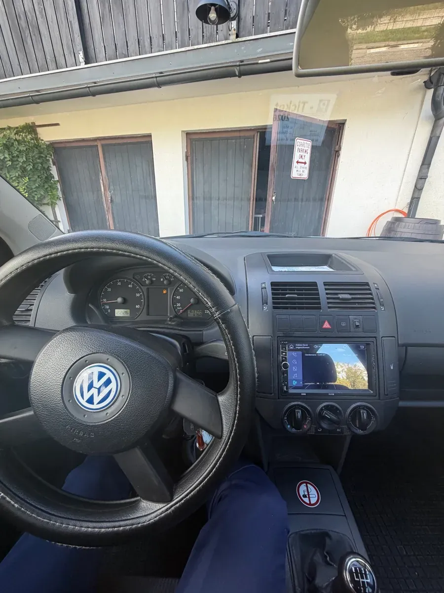Volkswagen Polo 2003 photo 3
