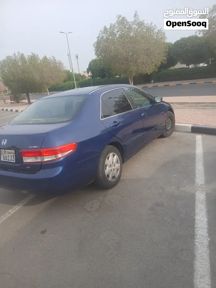 Honda Accord 2004 photo 2