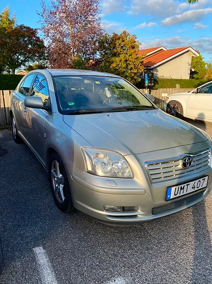 Toyota Avensis 2003 photo 2