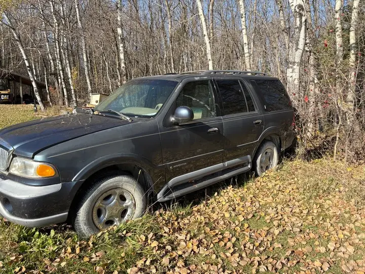 Lincoln Navigator 1999 photo 2