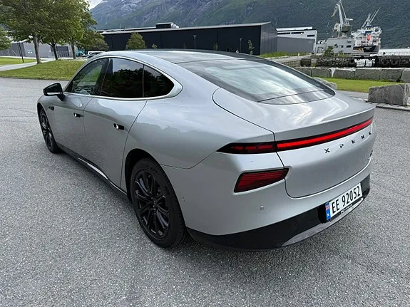 Xpeng P7