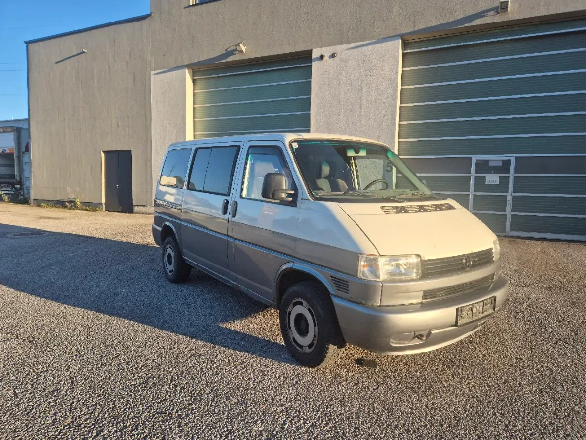 Volkswagen T4 1998 photo 2