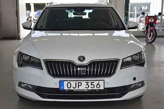 Skoda Superb 2017 photo 2