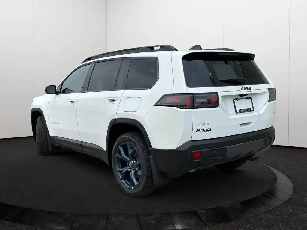 Jeep Cherokee 2026 photo 4