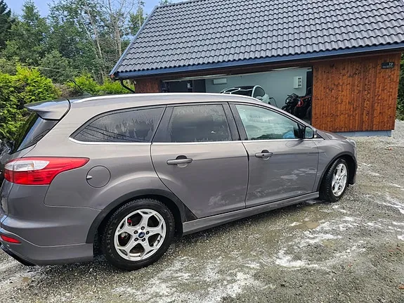 Ford Focus 2012 photo 3
