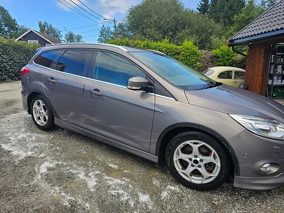 Ford Focus 2012 photo 2