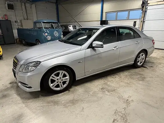 Mercedes-Benz E200 D 2010 photo 2