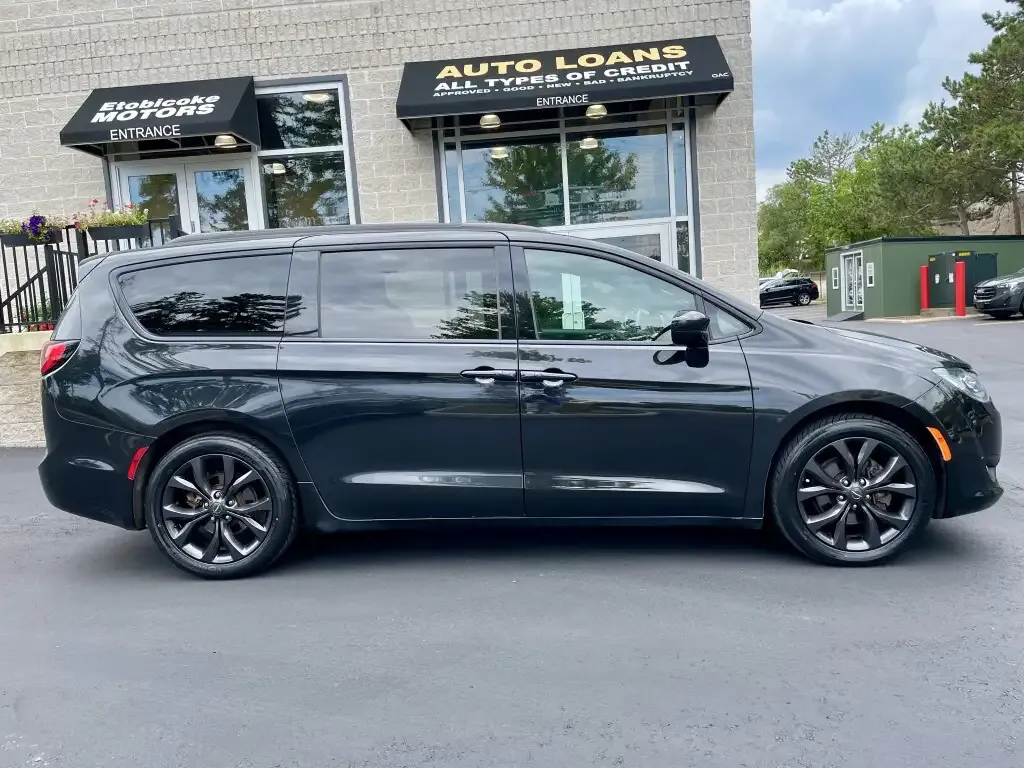 Chrysler Pacifica 2020 photo 2
