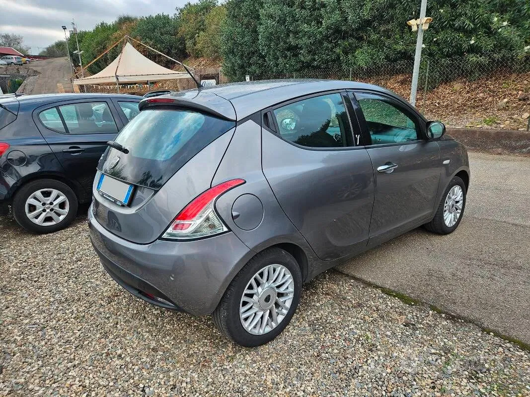 Lancia Ypsilon 2015 photo 4