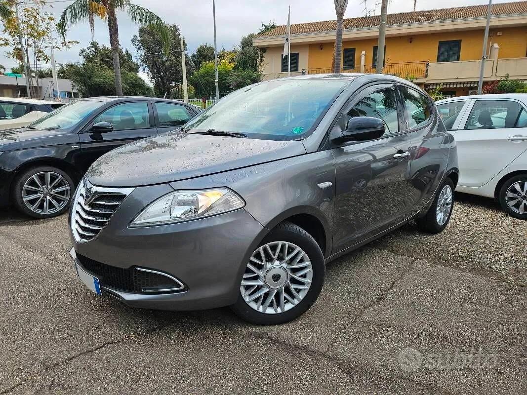 Lancia Ypsilon