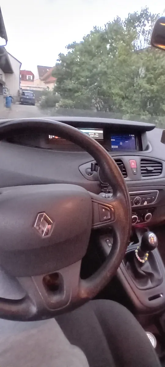 Renault Scenic 2010 photo 3