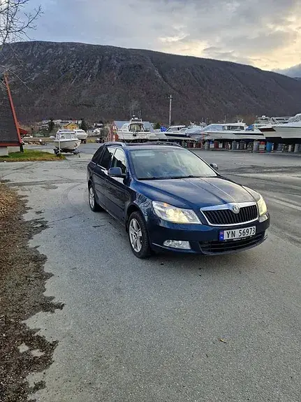 Skoda Octavia 2012 photo 2
