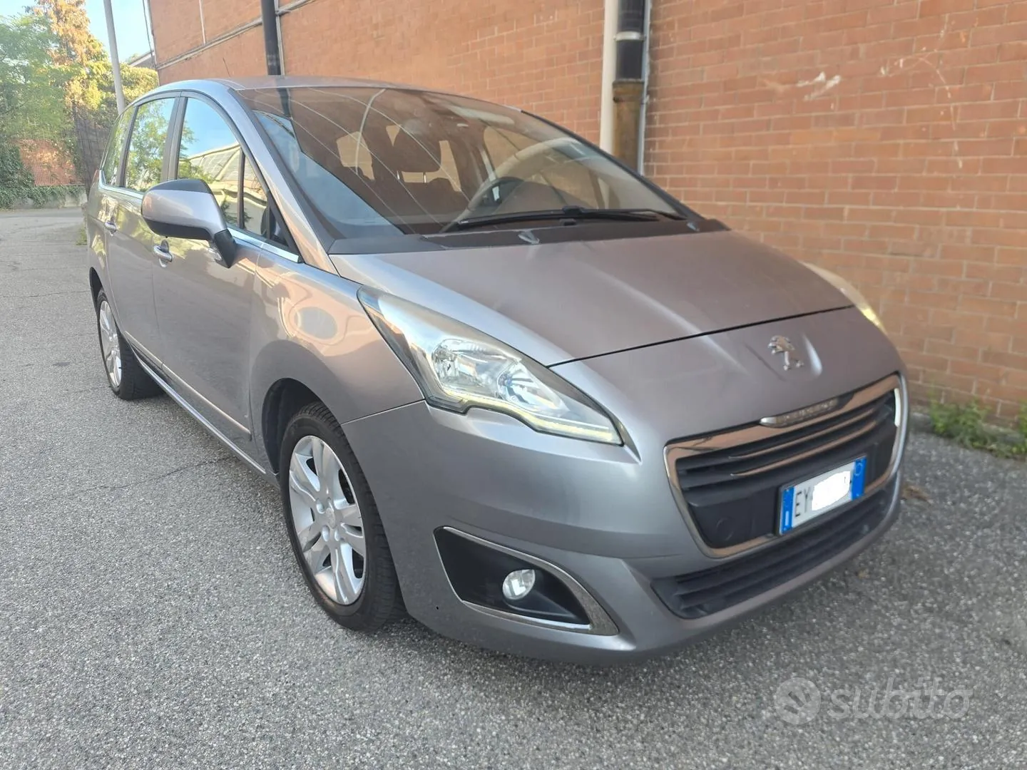 Peugeot 5008 2015 photo 4