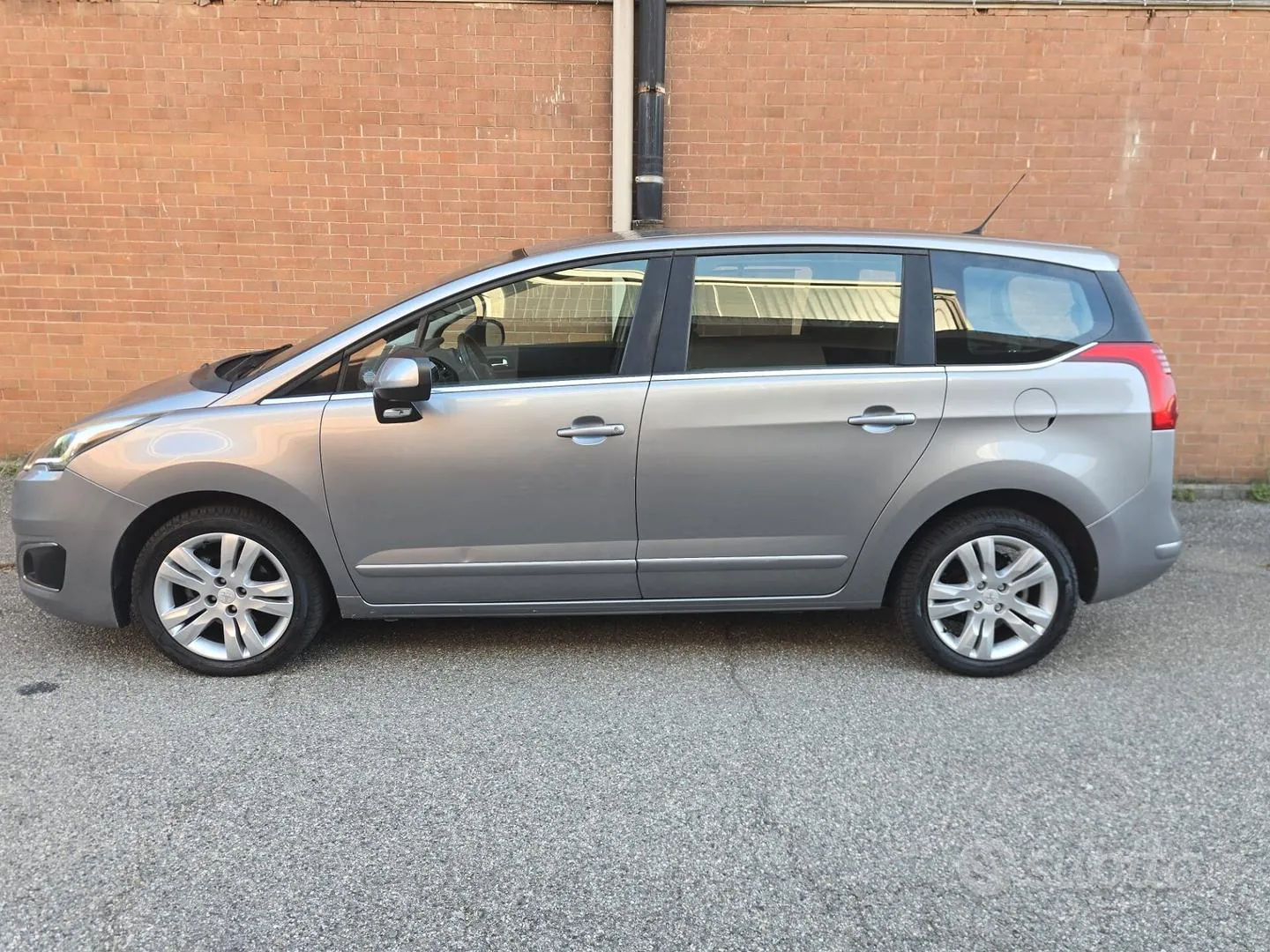 Peugeot 5008 2015 photo 5