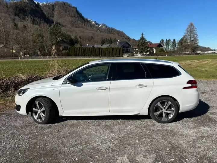 Peugeot 308 2015 photo 2