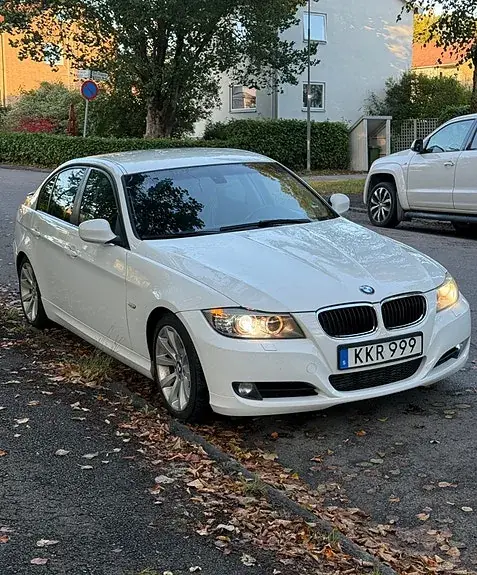 BMW 320D 2011 photo 2