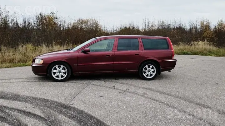 Volvo V70 2004 photo 2