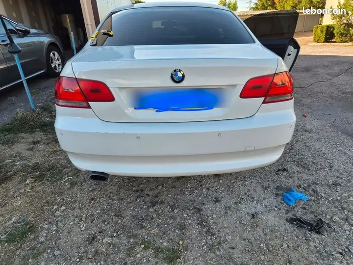 BMW Série 3 2009 photo 2