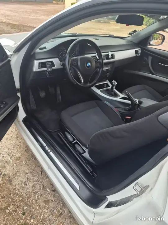 BMW Série 3 2009 photo 3