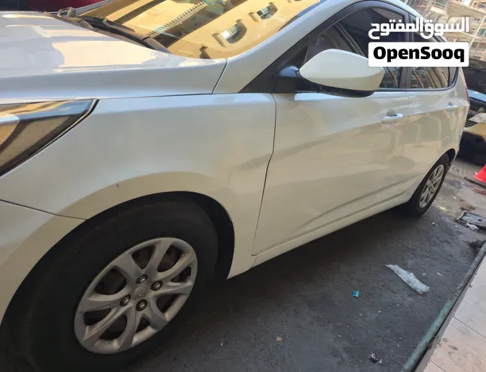 Hyundai Accent 2012 photo 2